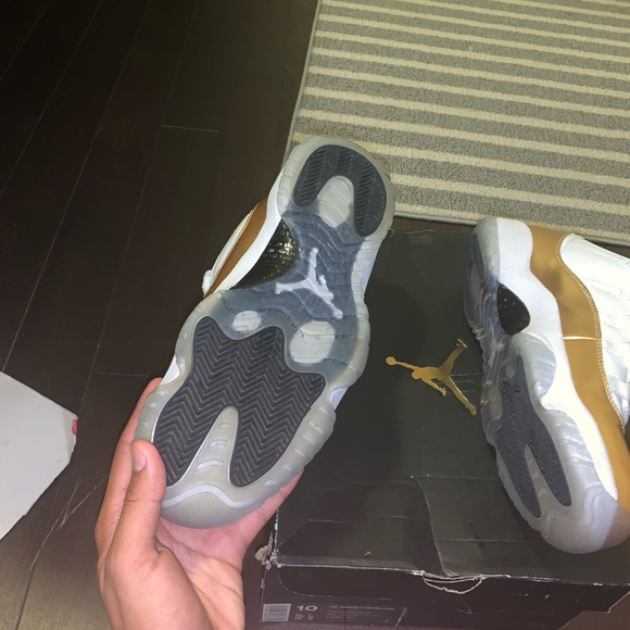 Retro 11 (Closing Ceremony’s) Size 10 Men’s - Picture 3 of 8